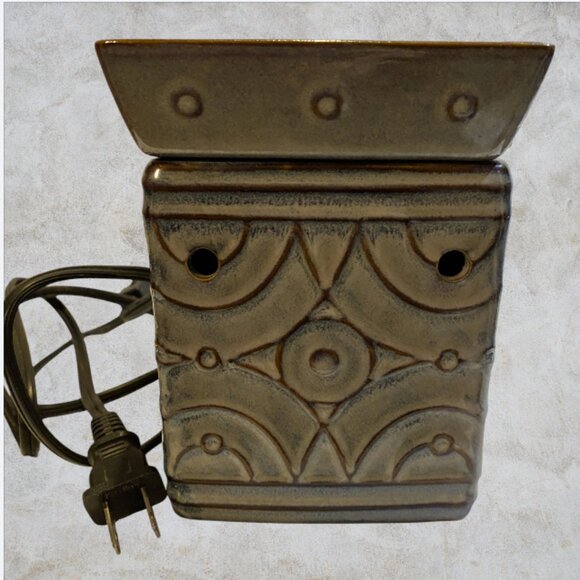 SCENTSY -- Ceramic Wax Warmer, Patterned, Square, Plug-In, Blue/Gray Color - Picture 2 of 7